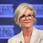 Τραγωδία: Ιερέας σκοτώθηκε την ώρα της λειτουργίας – Τον καταπλάκωσε τεράστιος σταυρός [σοκαριστικό βίντεο]