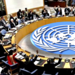 Ο Μακρόν επικρίνει «ηγέτες που κάνουν προεκλογική εκστρατεία στην πλάτη της Γαλλίας»