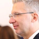 Μαρινάκης: «Δε λέμε ότι τα μέτρα αρκούν, δίνουμε όσα παραπάνω αντέχει η οικονομία»