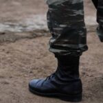 Ρόδος: 100 οχήματα εγκλωβισμένα μετά την πτώση βράχου στον δρόμο για την παραλία «Άντονι Κουίν»